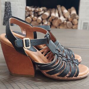 Kork-Ease ‘Pepper’ Black Leather Block Heel Sandals Sz 7